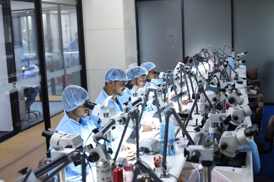 The micro-setting workstation at the Kolhapur facility